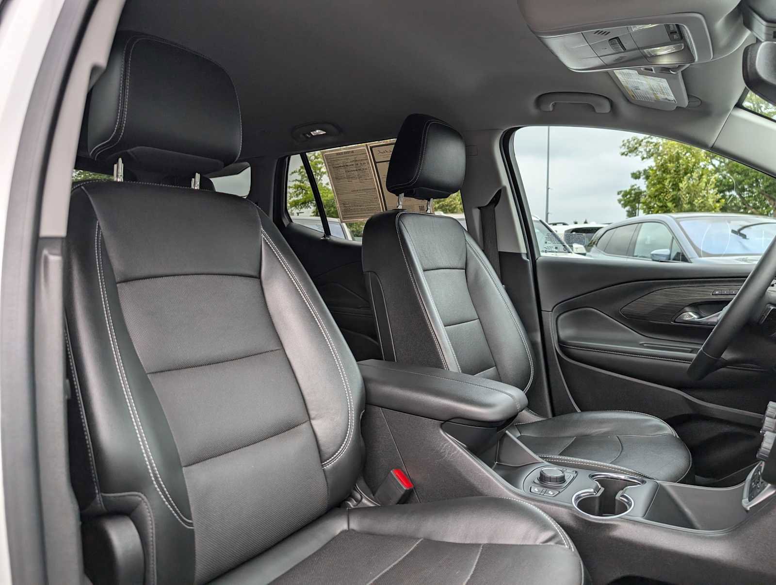 Used 2023 GMC Terrain SLT image 13