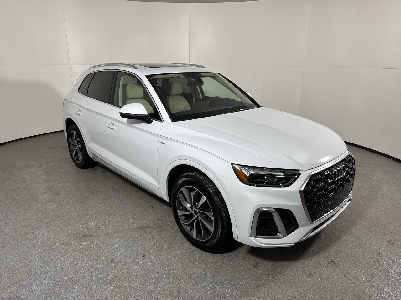 Certified 2023 Audi Q5 2.0T Premium w/ Convenience Package AWD/4WD image 29