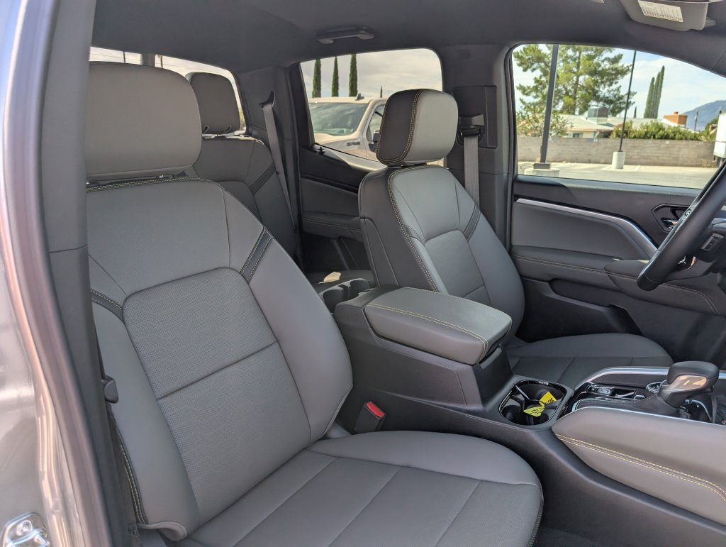 New 2026 Chevrolet Colorado ZR2 AWD/4WD image 12