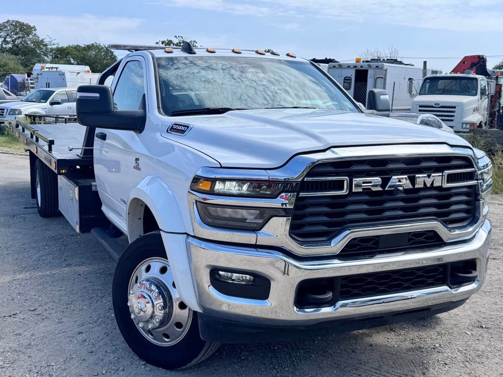 Used 2025 RAM 5500 2WD Regular Cab image 1
