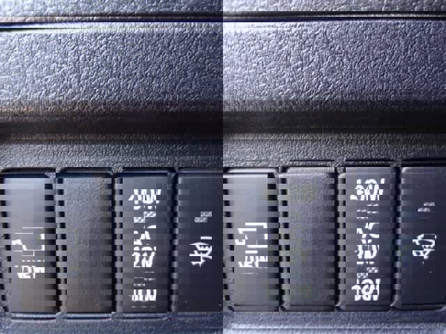 Used 2023 Toyota 4Runner Limited image 13