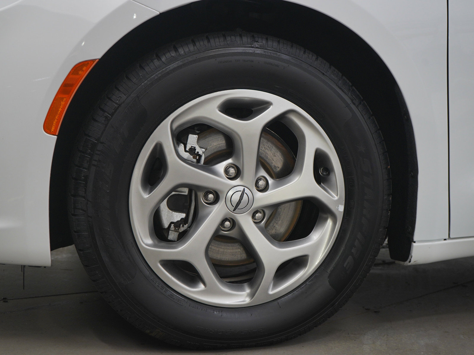 Used 2024 Chrysler Pacifica Limited FWD image 31