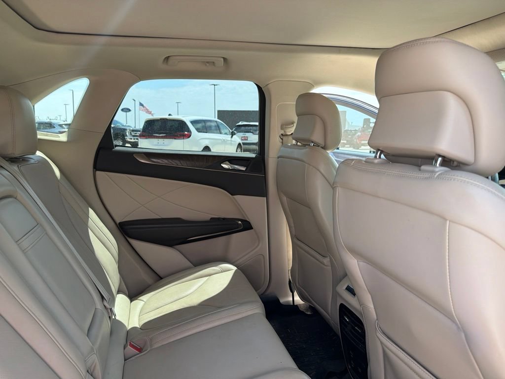 Used 2019 Lincoln MKC Reserve w/ MKC Climate Package FWD image 12