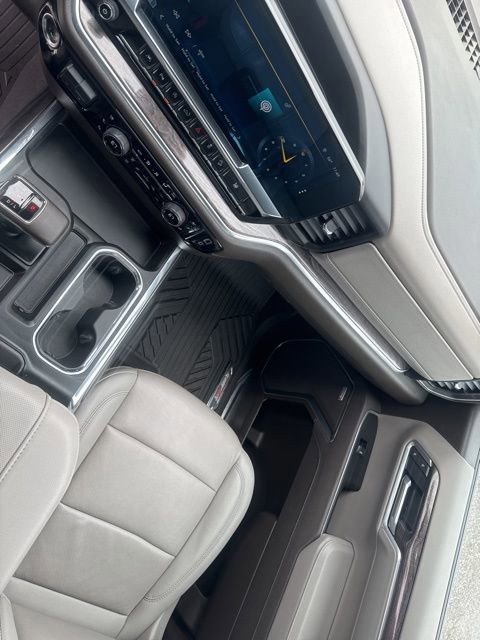 Used 2025 Chevrolet Silverado 1500 LTZ image 12