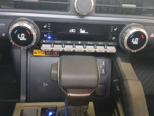 Used 2026 Toyota 4Runner Platinum AWD/4WD image 4