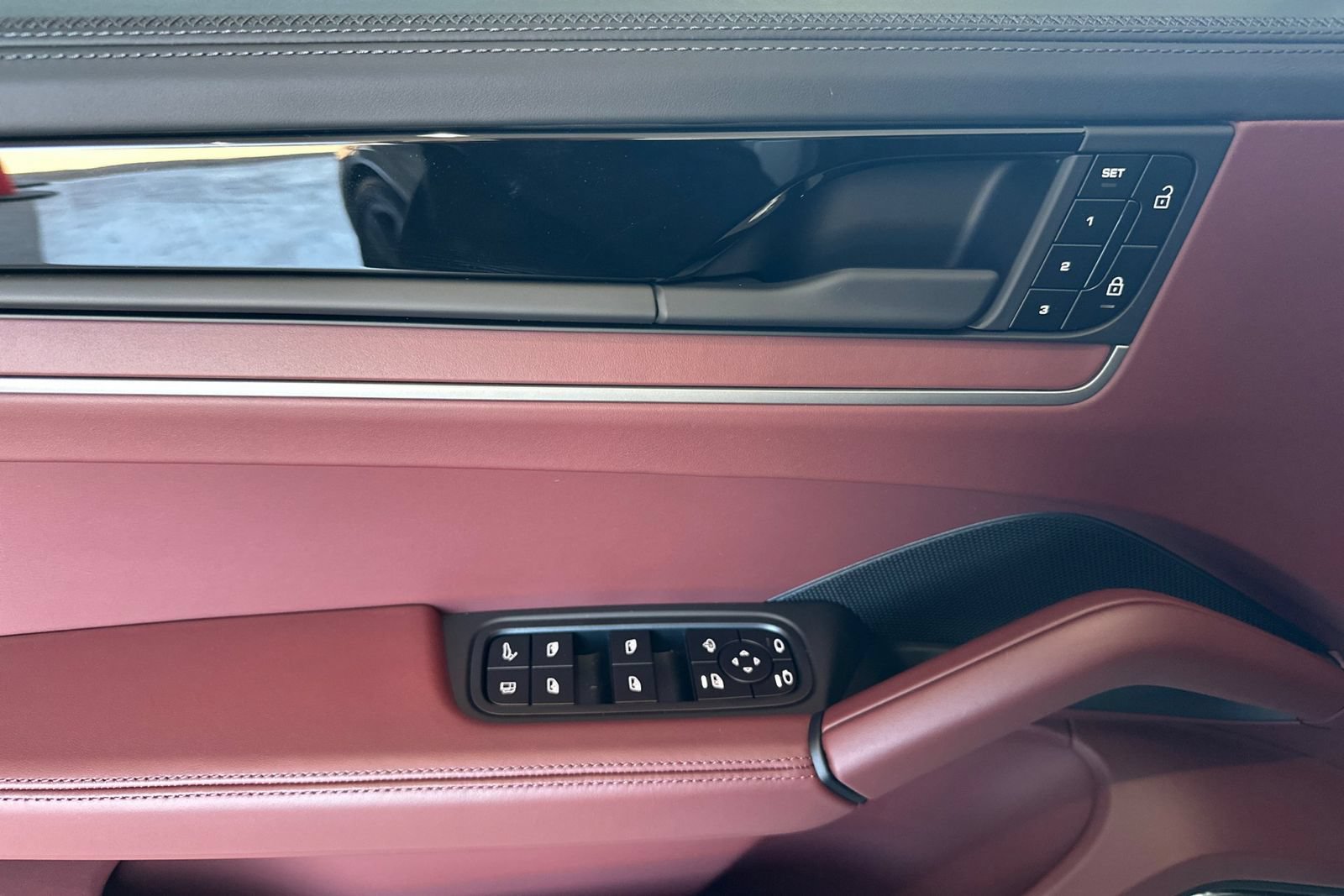 New 2025 Porsche Cayenne Turbo AWD/4WD image 12
