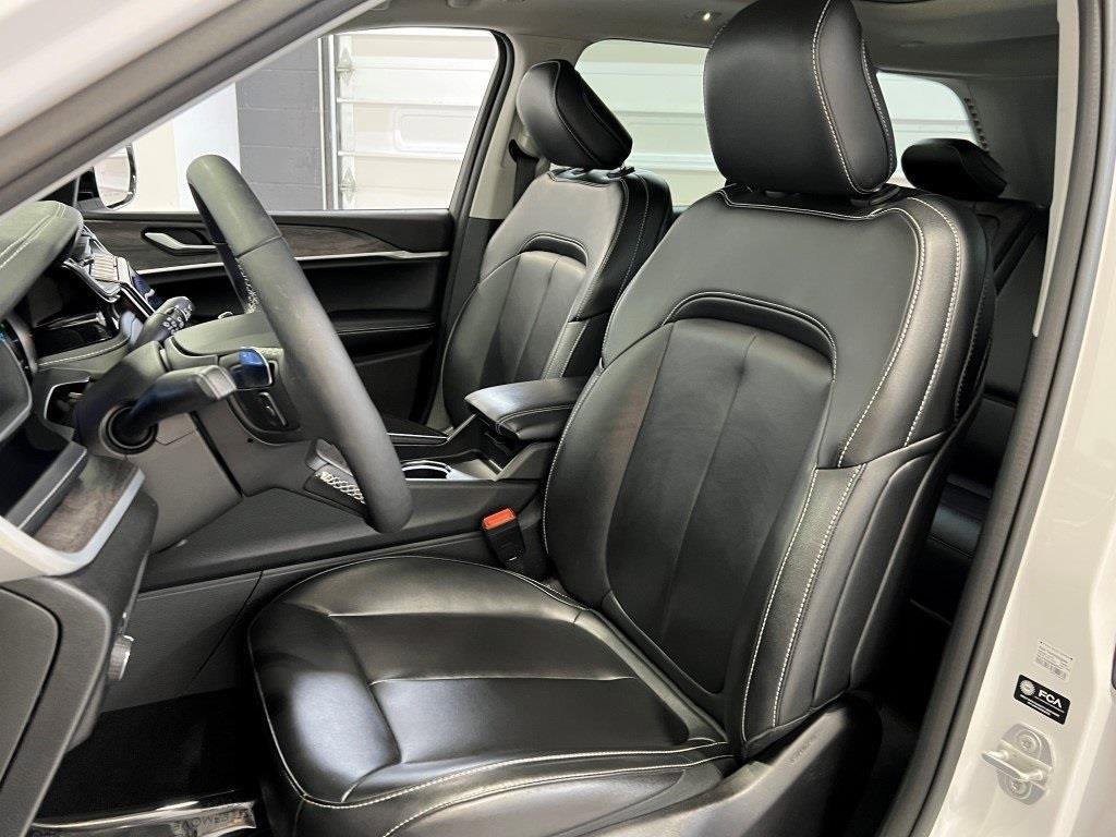 Used 2024 Jeep Grand Cherokee Limited 4xe image 24