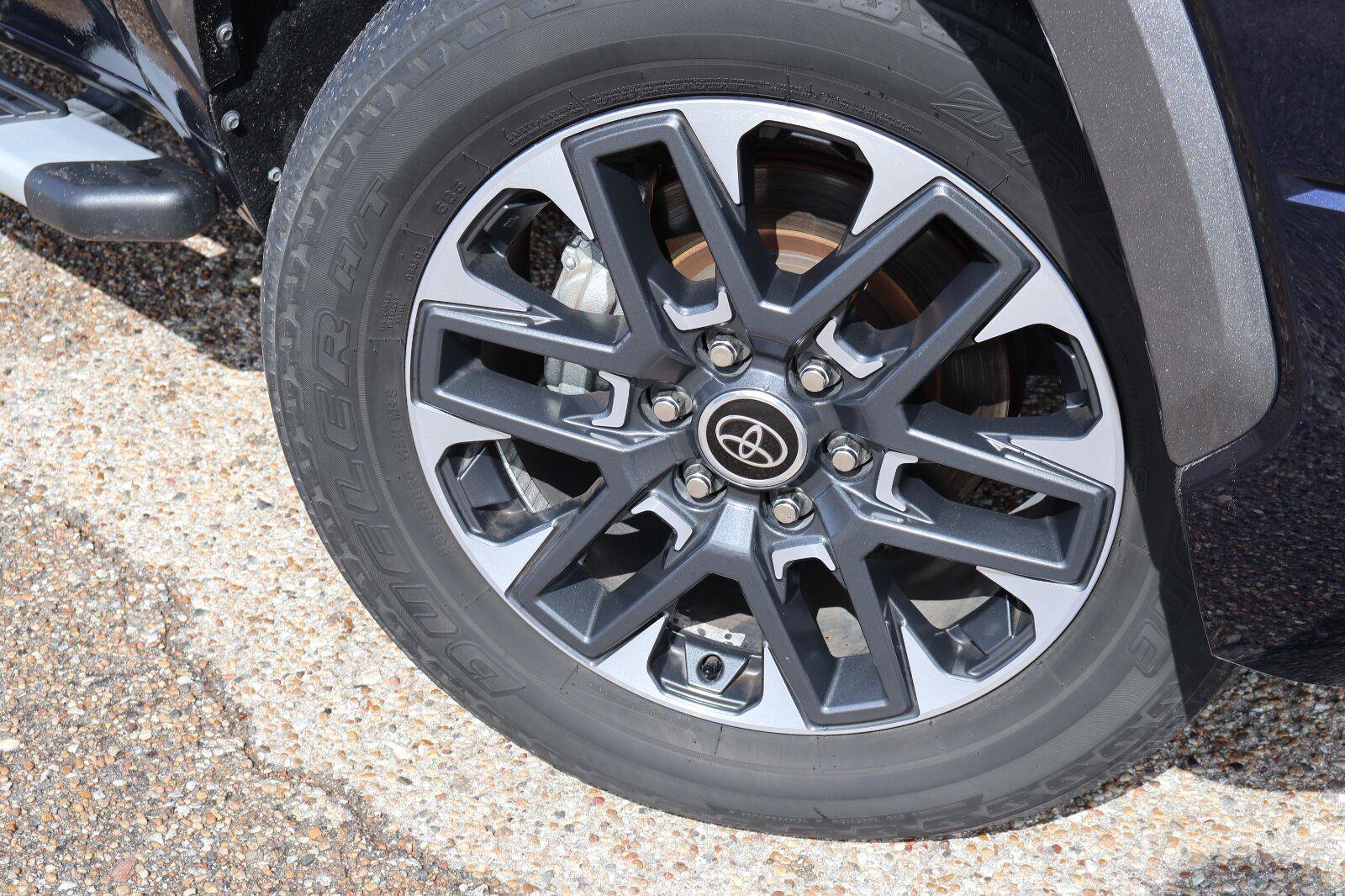 Used 2023 Toyota Tundra Limited AWD/4WD image 8