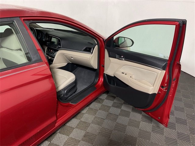 Used 2017 Hyundai Elantra SE image 27