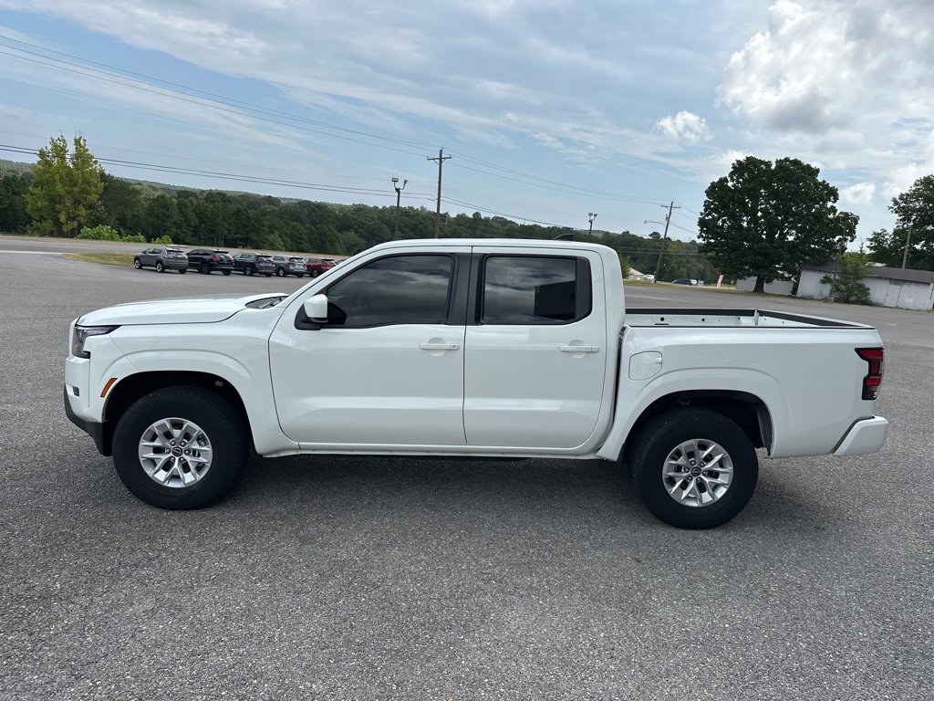 Used 2024 Nissan Frontier SV image 4