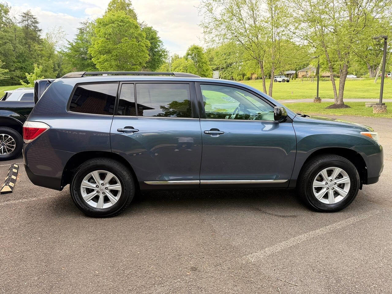 Used 2013 Toyota Highlander SE AWD/4WD image 7