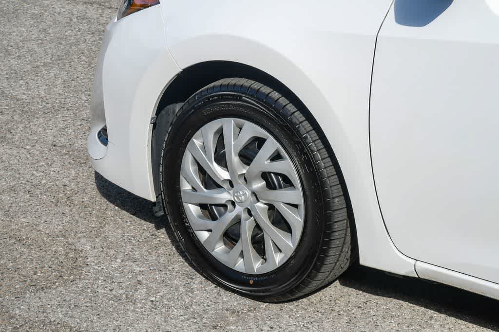 Used 2017 Toyota Corolla LE FWD image 10