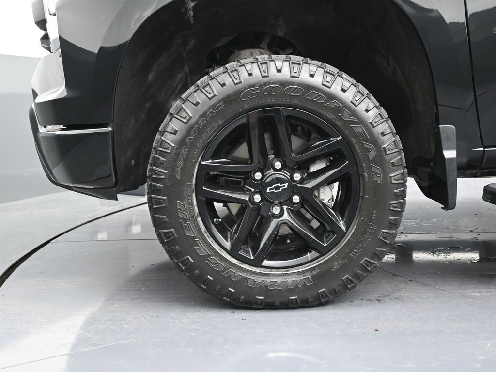 Used 2023 Chevrolet Silverado 1500 Custom Trail Boss AWD/4WD image 9