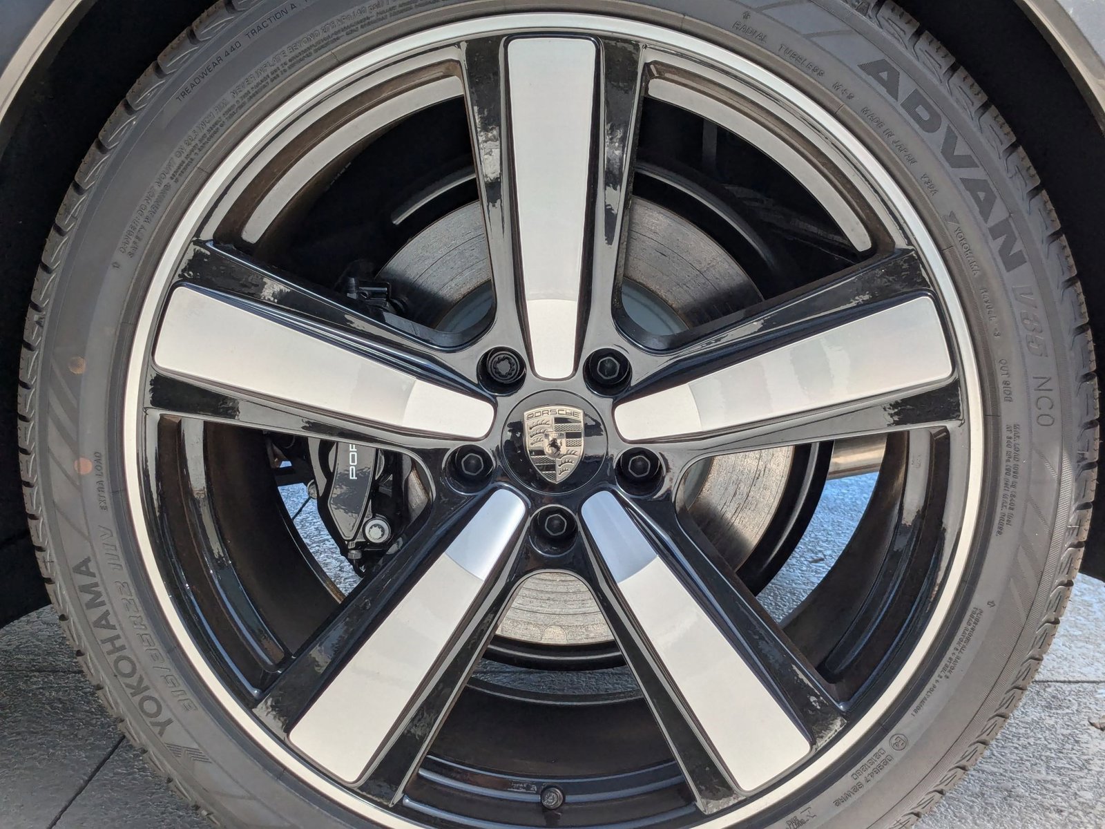 New 2025 Porsche Cayenne Turbo image 30