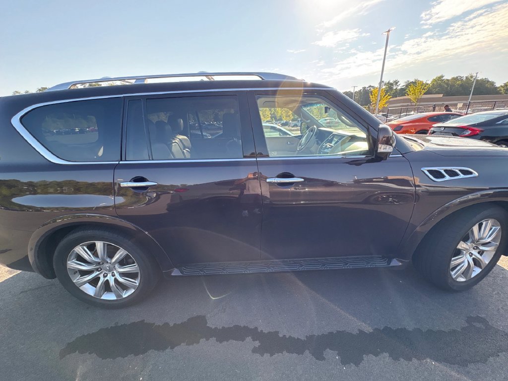 Used 2013 INFINITI QX56 4WD w/ Deluxe Touring Pkg image 4