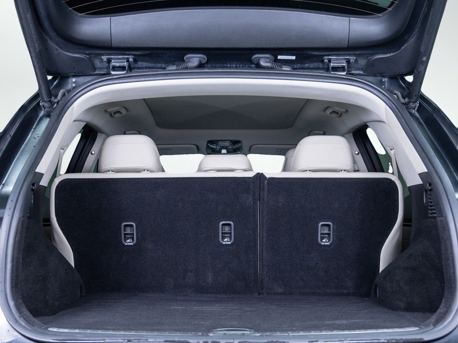 Used 2022 Genesis GV70 2.5T w/ Advanced Package image 8