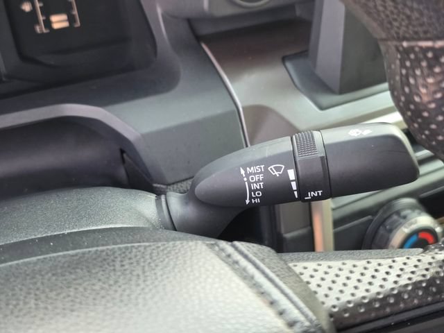 Used 2024 Toyota Tacoma SR5 AWD/4WD image 33