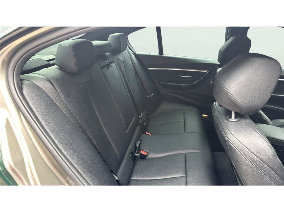 Used 2018 BMW 340i Sedan RWD image 16