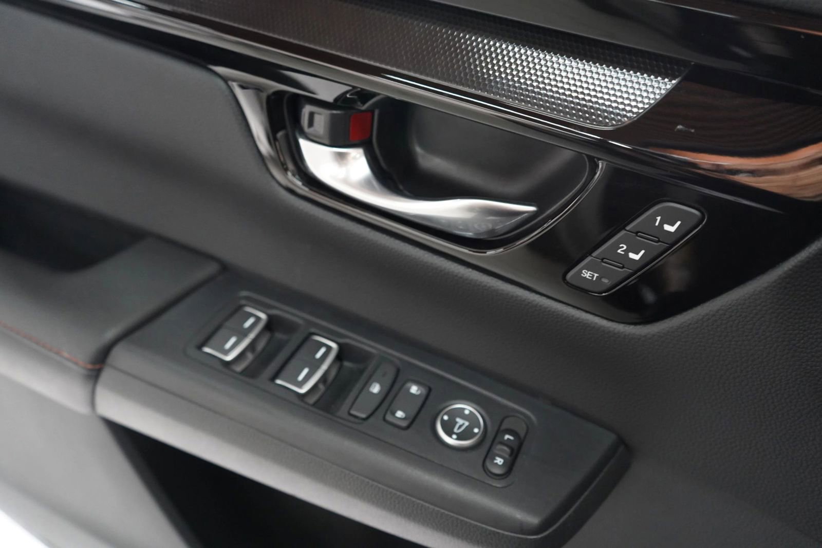 Used 2025 Honda CR-V Sport Touring image 14