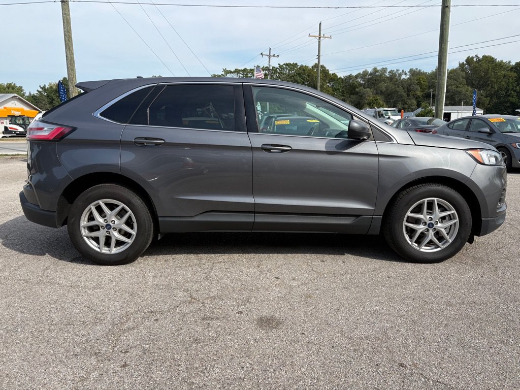 Used 2022 Ford Edge SEL AWD/4WD image 3