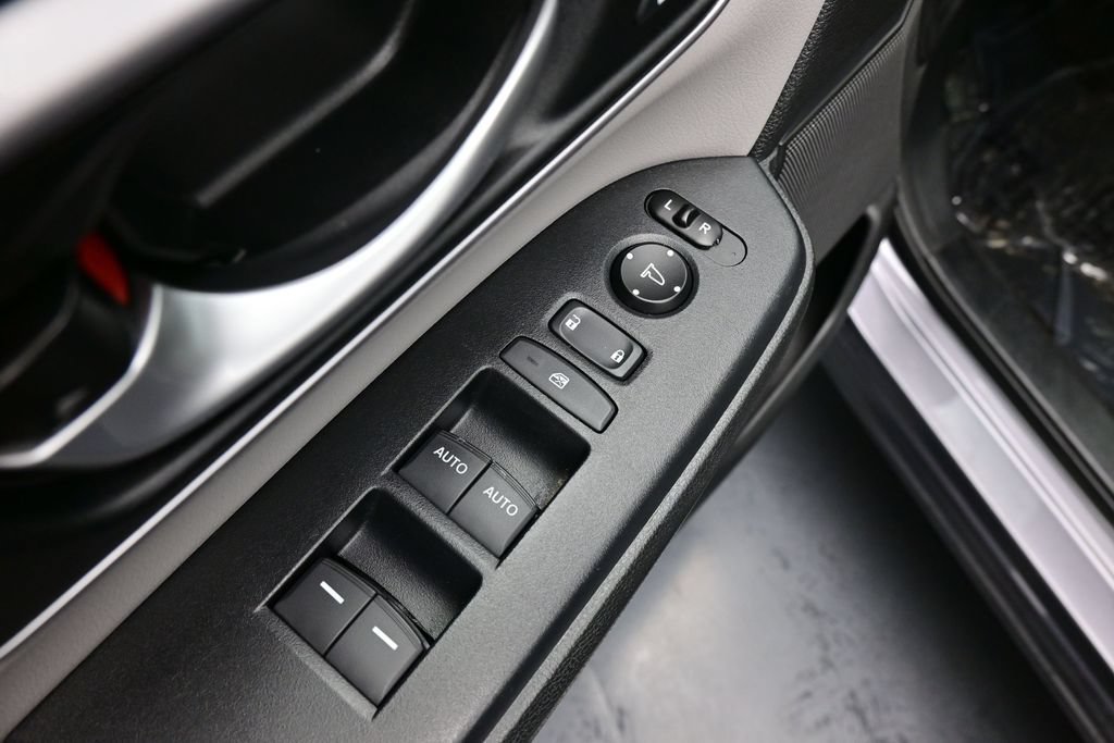Used 2017 Honda CR-V Touring image 19