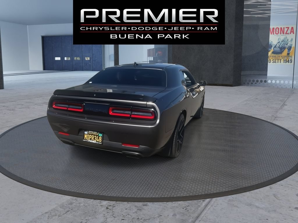 Used 2021 Dodge Challenger R/T w/ Driver Convenience Group RWD image 9