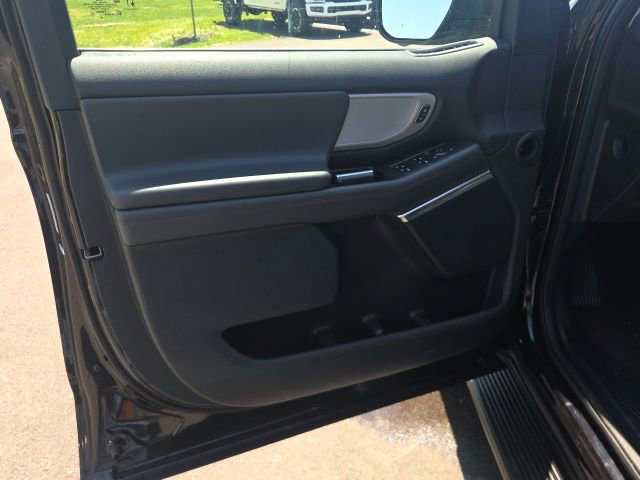 Certified 2025 Ford Expedition Active AWD/4WD image 25
