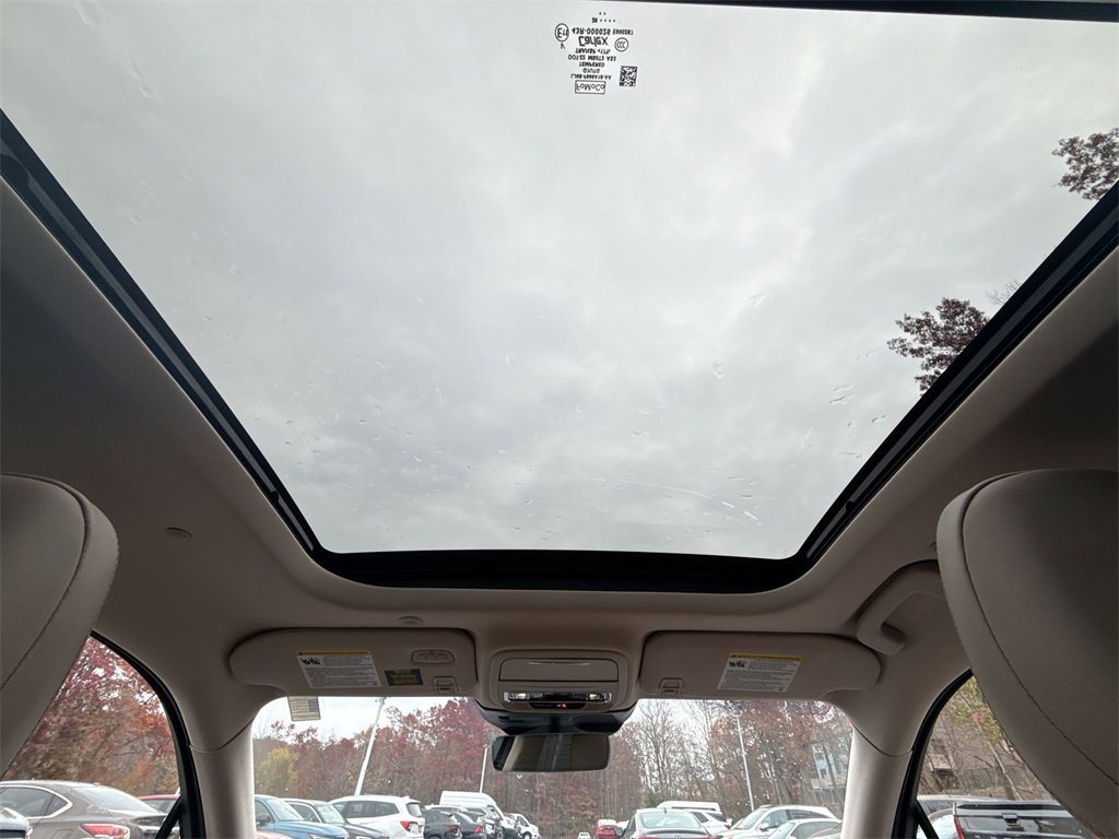 Used 2021 Lincoln Corsair Reserve w/ Equipment Group 201A image 16