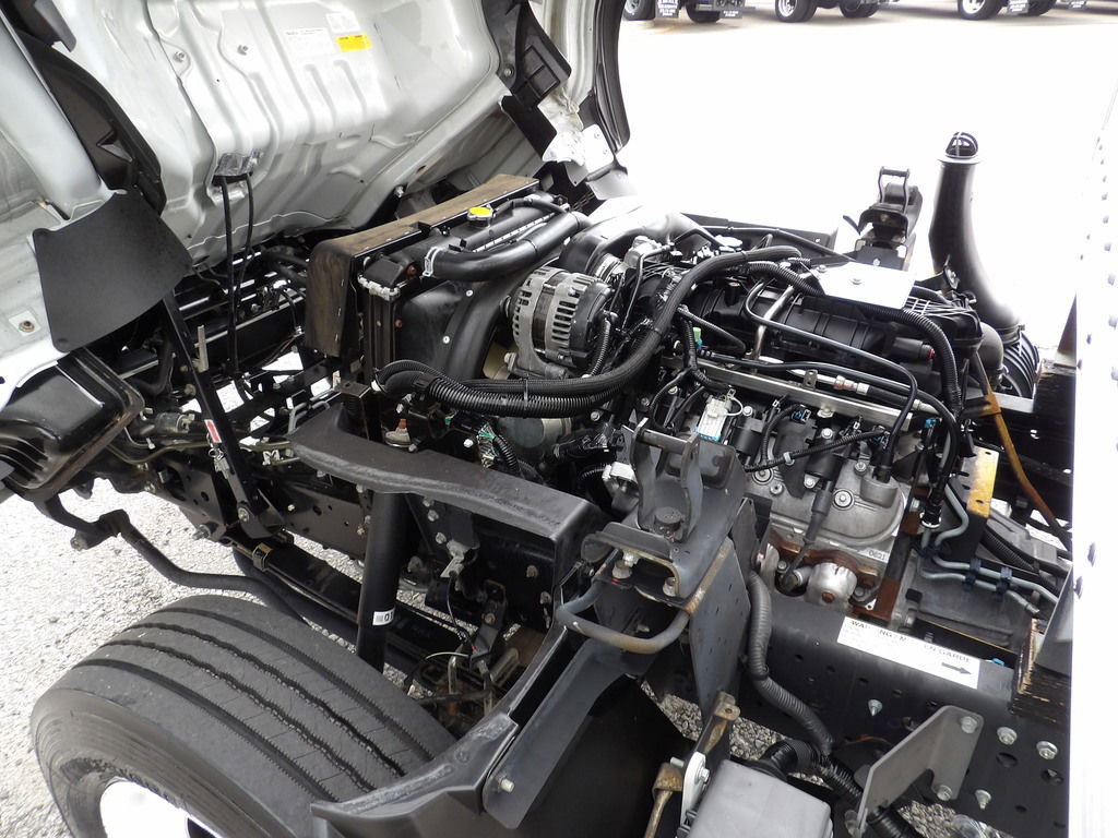 Used 2020 Isuzu NPR RWD image 33
