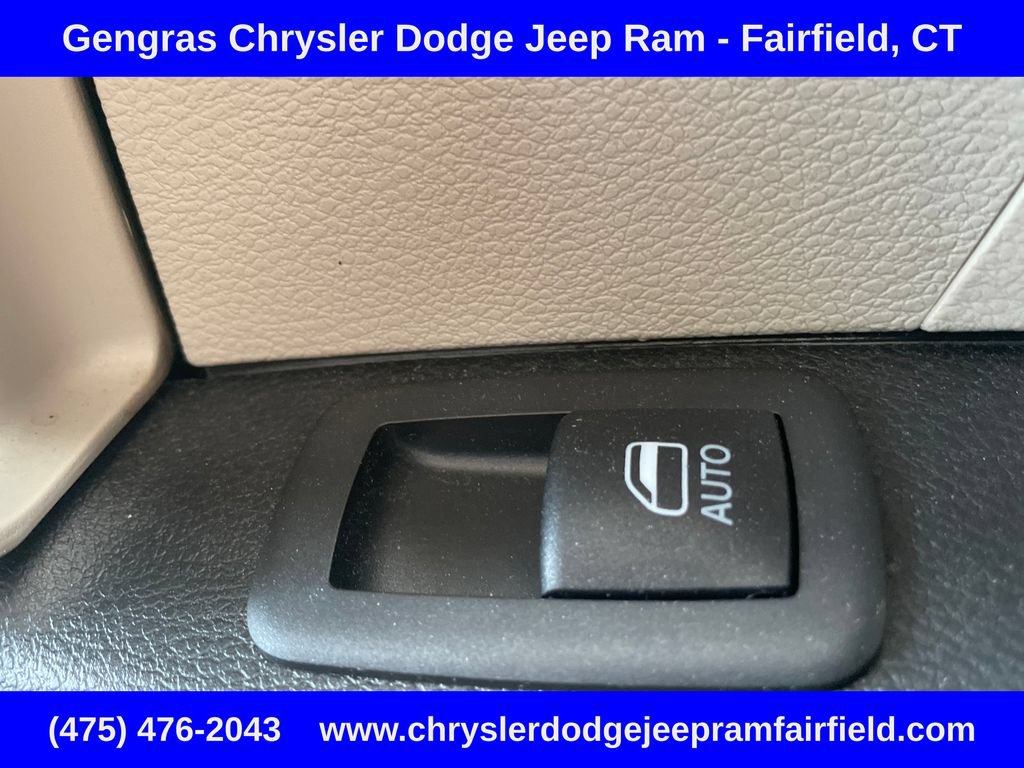Used 2020 Chrysler Pacifica Touring-L Plus FWD image 30