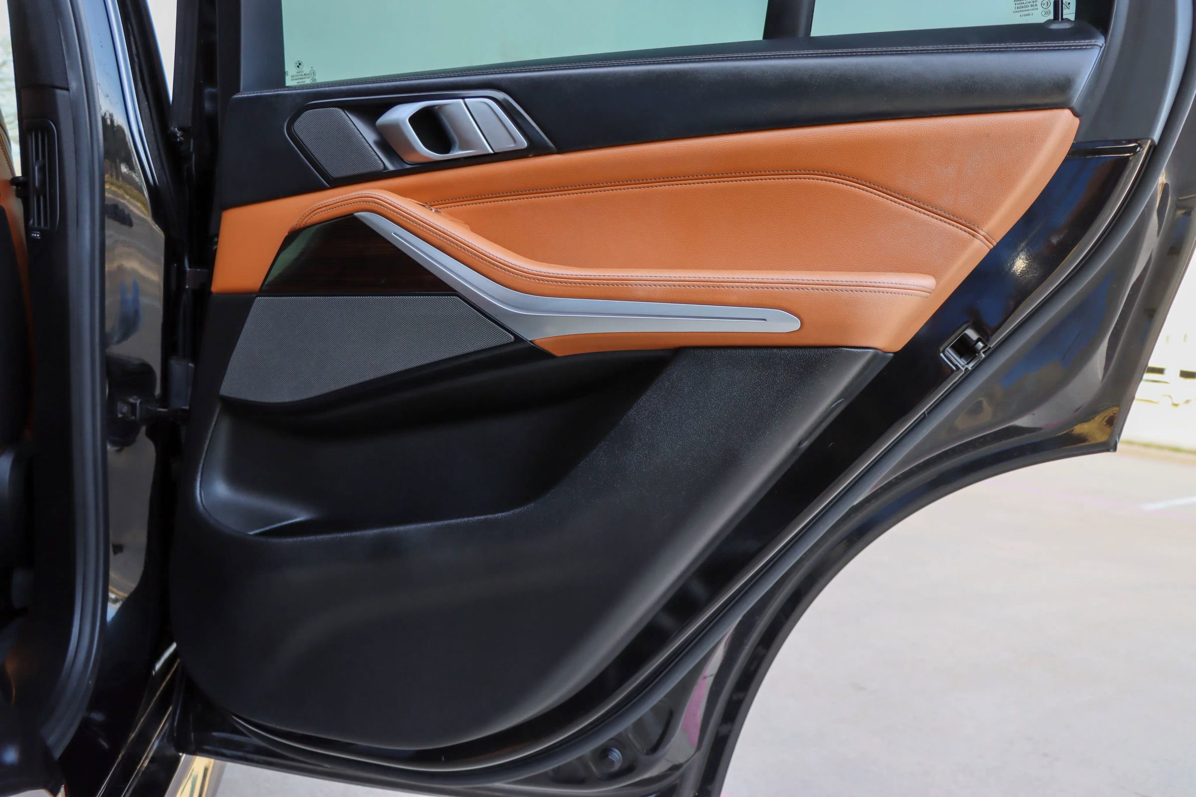 Used 2019 BMW X5 xDrive50i w/ M Sport Package image 11