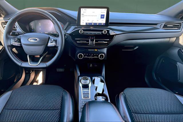 Used 2025 Ford Escape ST-Line image 18