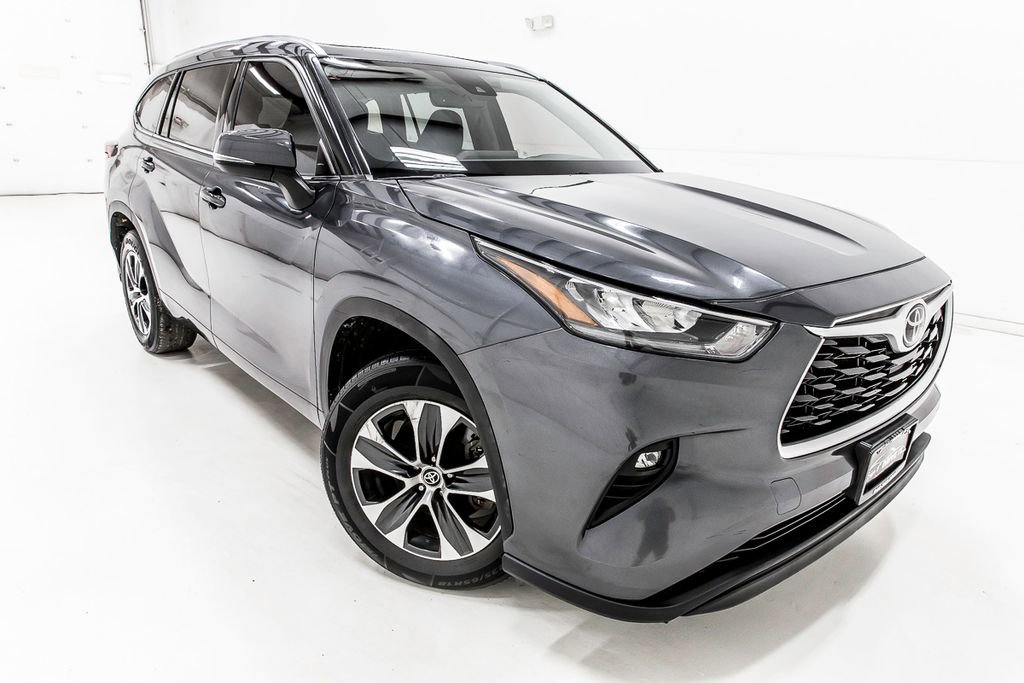 Used 2020 Toyota Highlander XLE FWD image 8