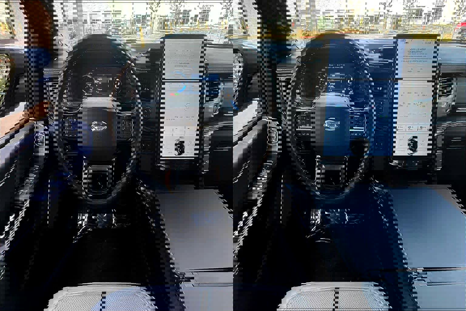 Used 2023 Ford F150 Lightning Platinum image 5