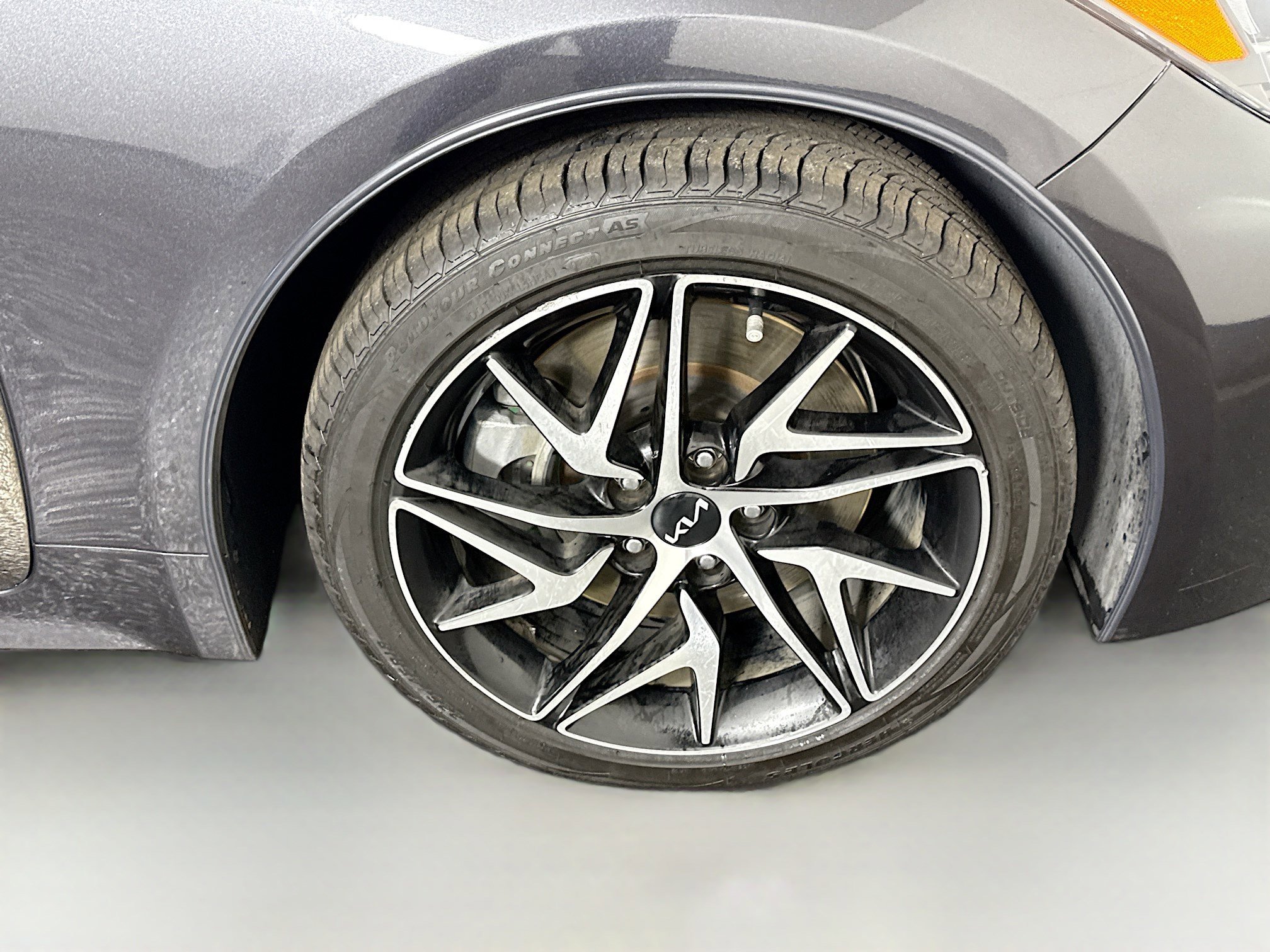 Used 2023 Kia Stinger GT-Line w/ Sun & Sound Package image 32