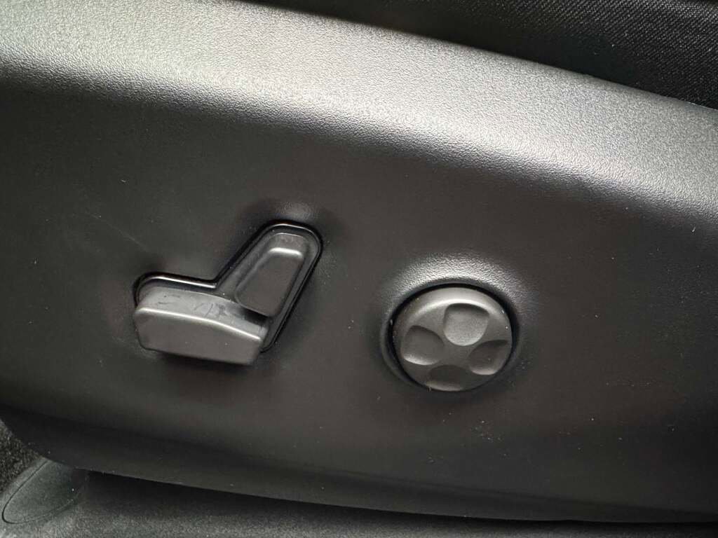 New 2026 Chrysler Pacifica Select image 28