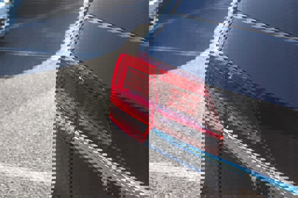 Used 2018 Volkswagen Atlas SEL Premium image 8