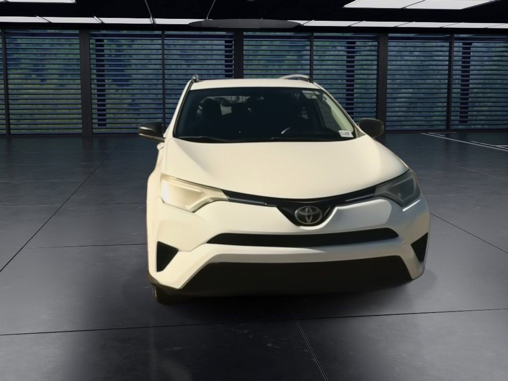 Used 2018 Toyota RAV4 LE image 3