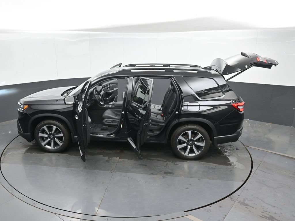 Used 2025 Honda Pilot Elite image 43