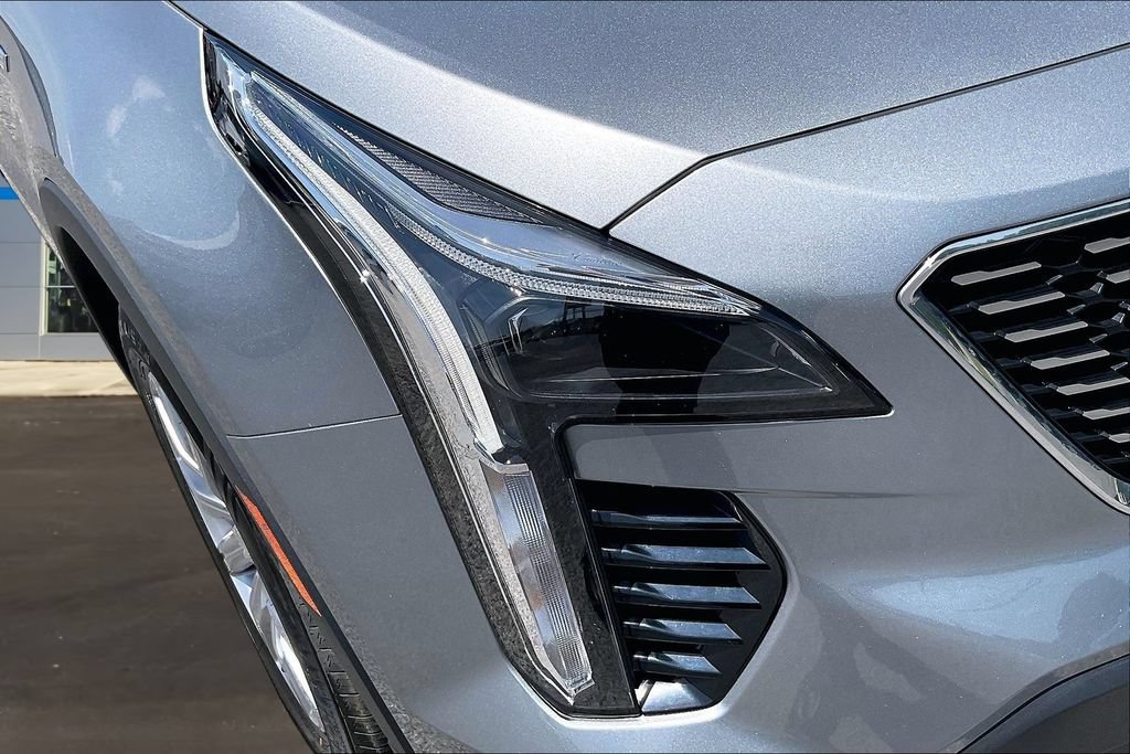 Used 2023 Cadillac XT4 Premium Luxury w/ Cold Weather Package AWD/4WD image 31