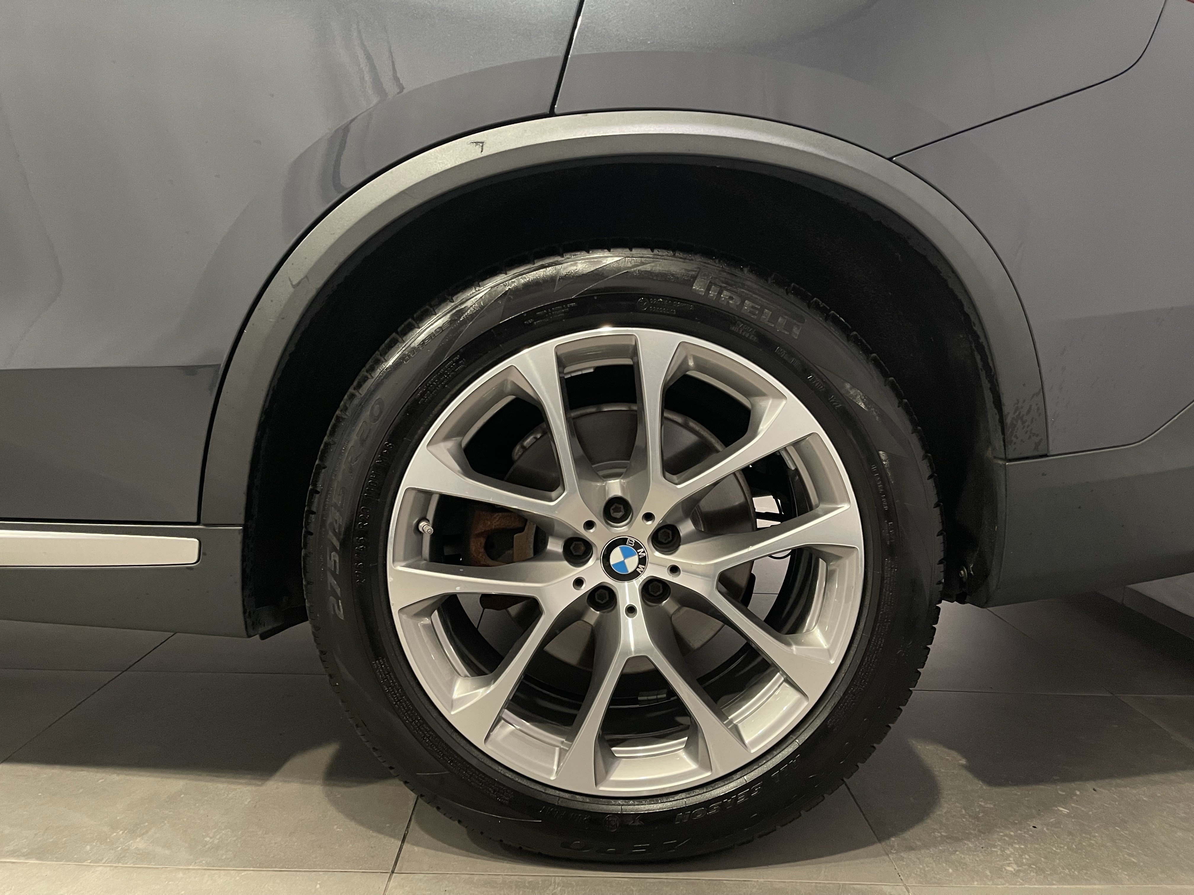 Used 2019 BMW X5 xDrive40i w/ Premium Package 2 AWD/4WD image 8