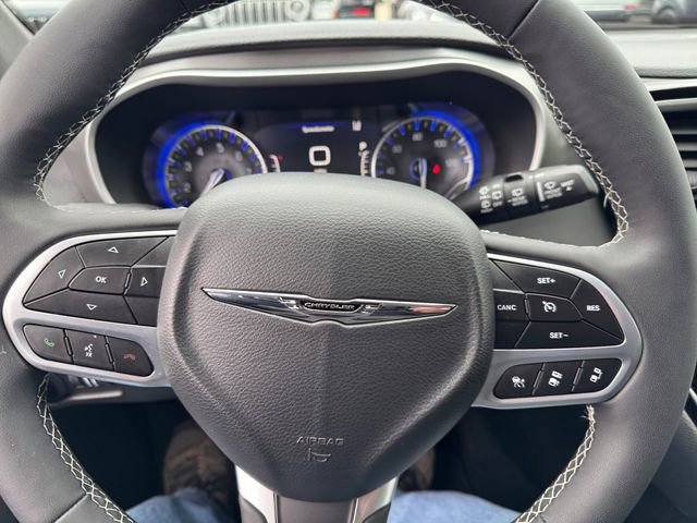 Certified 2025 Chrysler Pacifica Select image 23