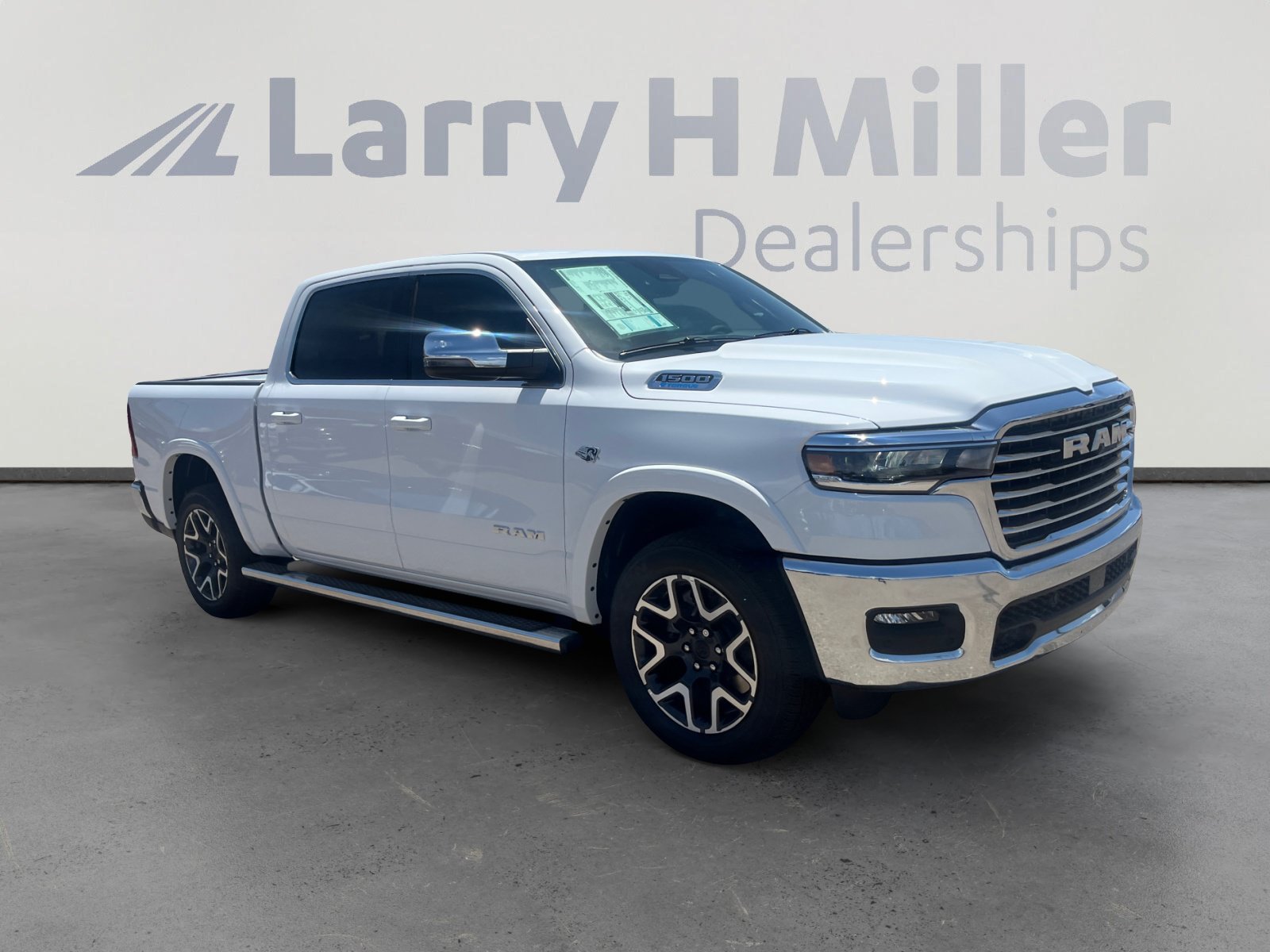 New 2026 RAM 1500 Laramie w/ Chrome Appearance Group AWD/4WD image 7