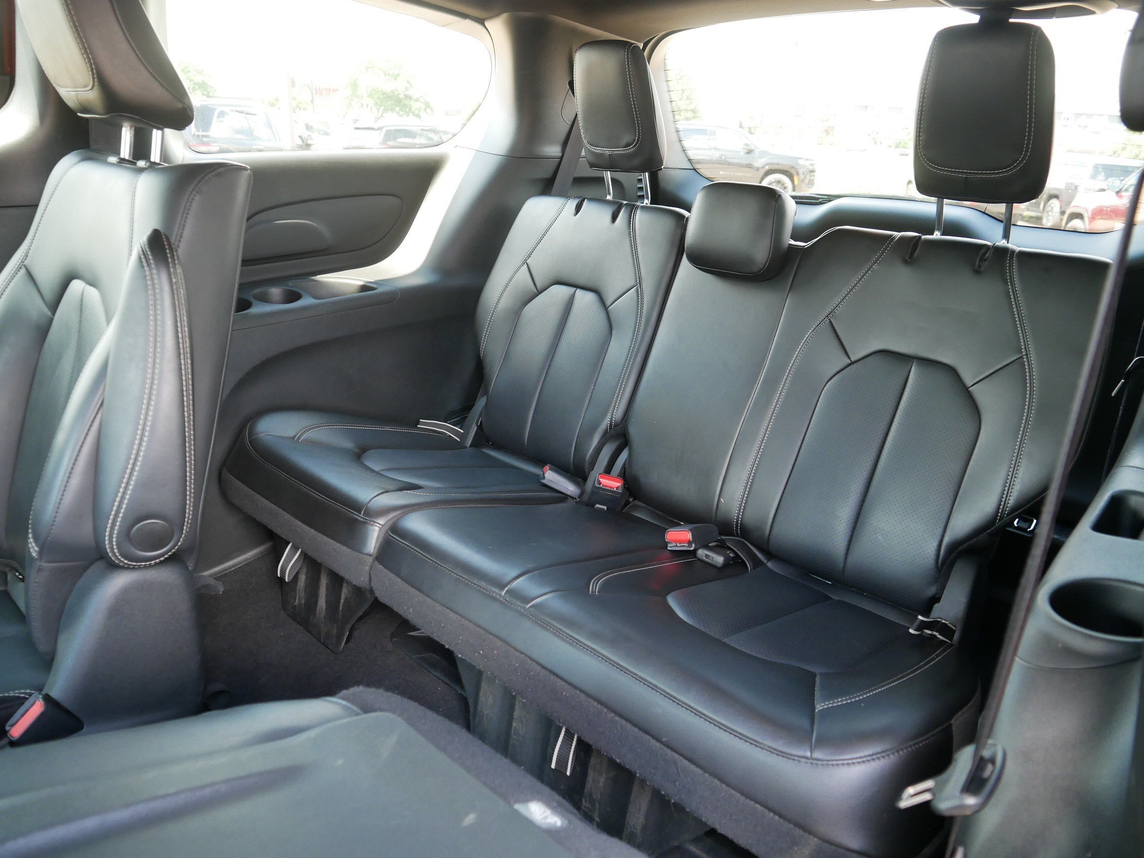 Used 2023 Chrysler Pacifica Touring-L w/ S Appearance Package FWD image 35