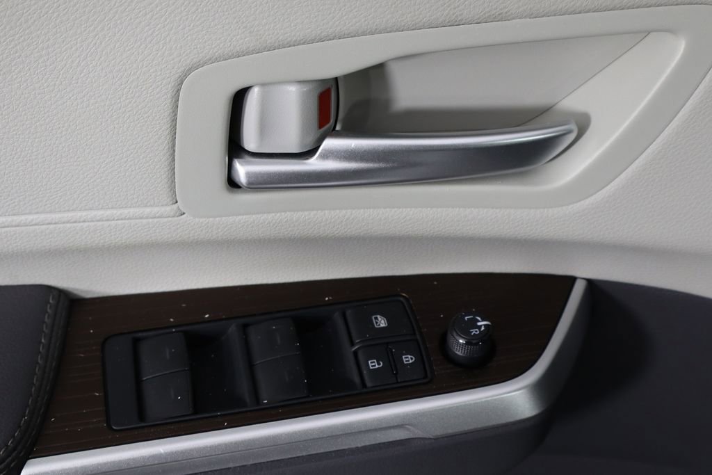 Used 2024 Toyota Sienna XLE image 22