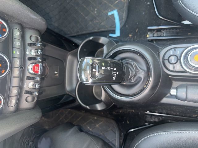 Used 2021 MINI Cooper 2-Door Hardtop w/ 6.5" Touchscreen Package image 19