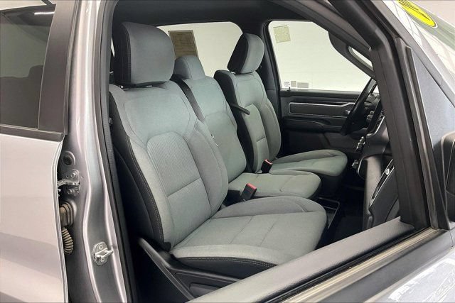 Used 2022 RAM 1500 Big Horn AWD/4WD image 6