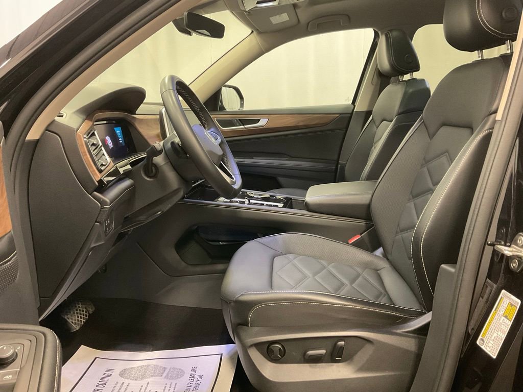 Used 2024 Volkswagen Atlas SE image 12