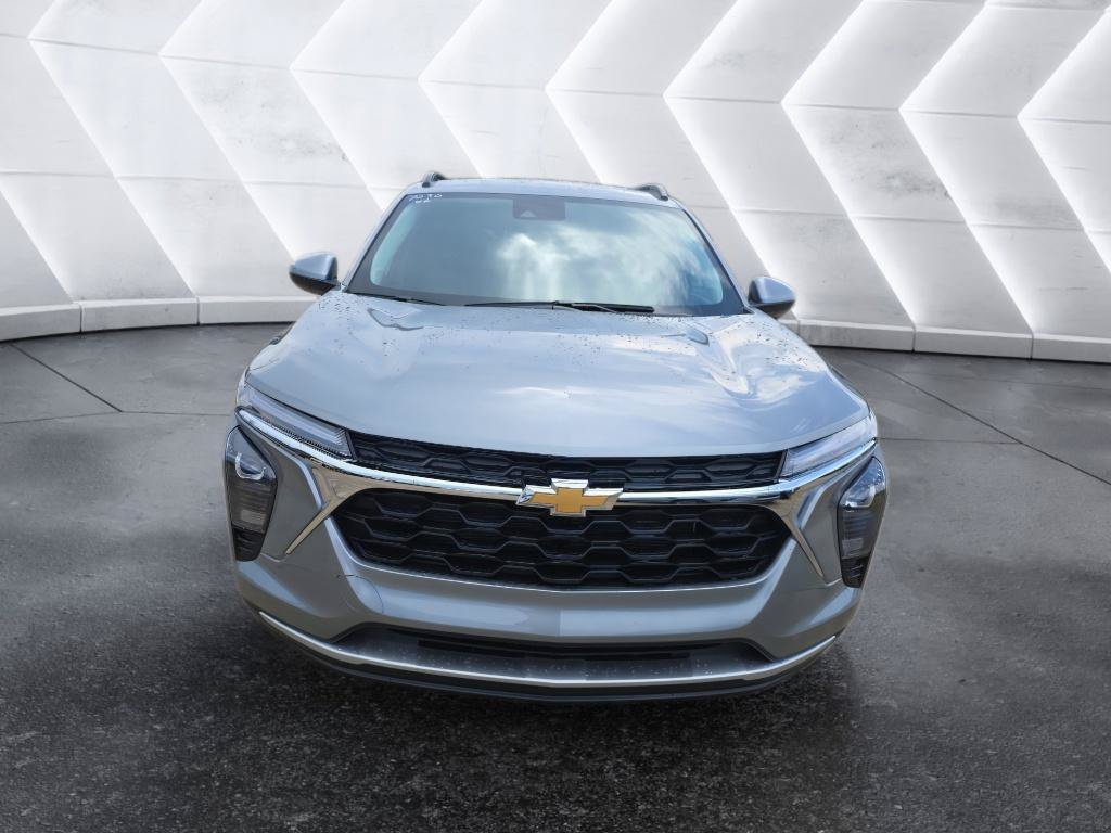 New 2026 Chevrolet Trax LT w/ Driver Confidence Package FWD image 2