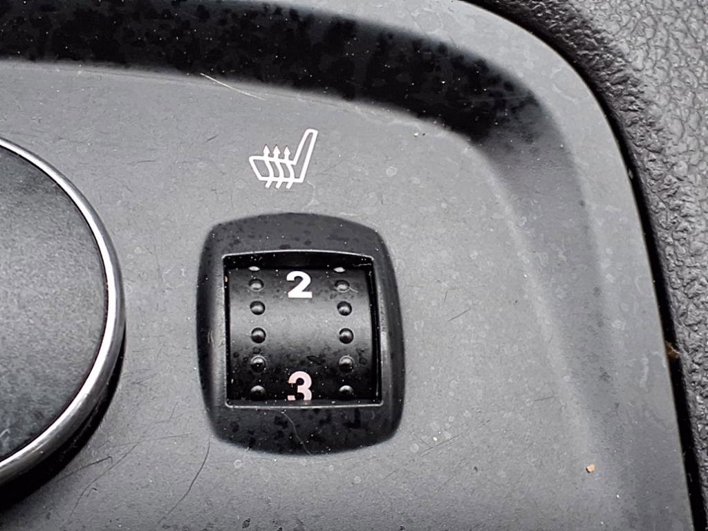 Used 2014 Ford Focus SE w/ SE Winter Package image 9